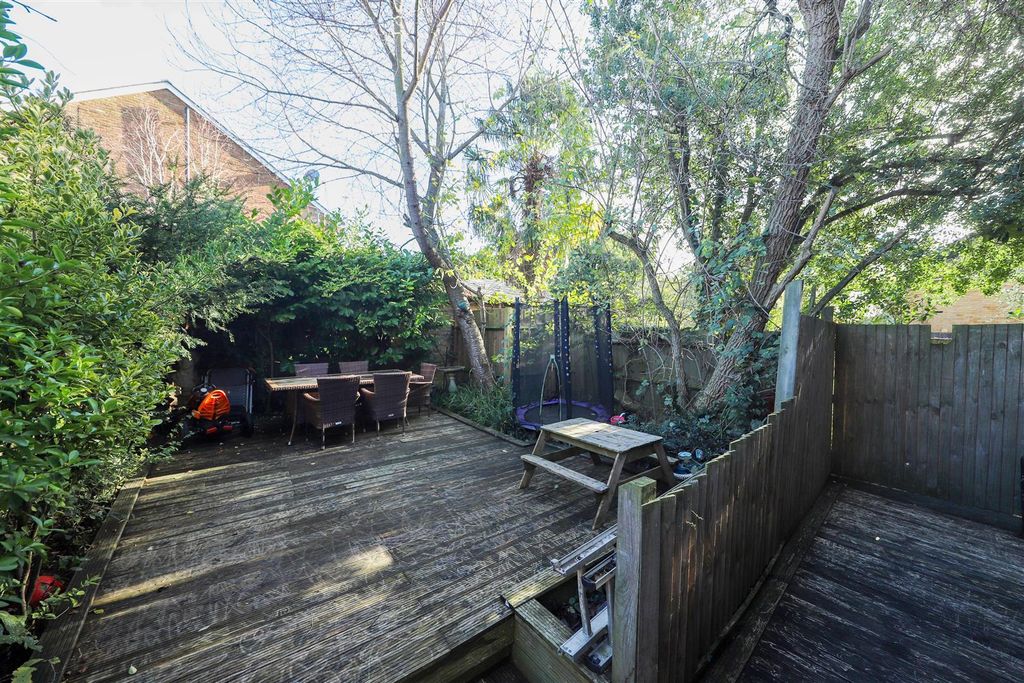 Property photo 3 of 3