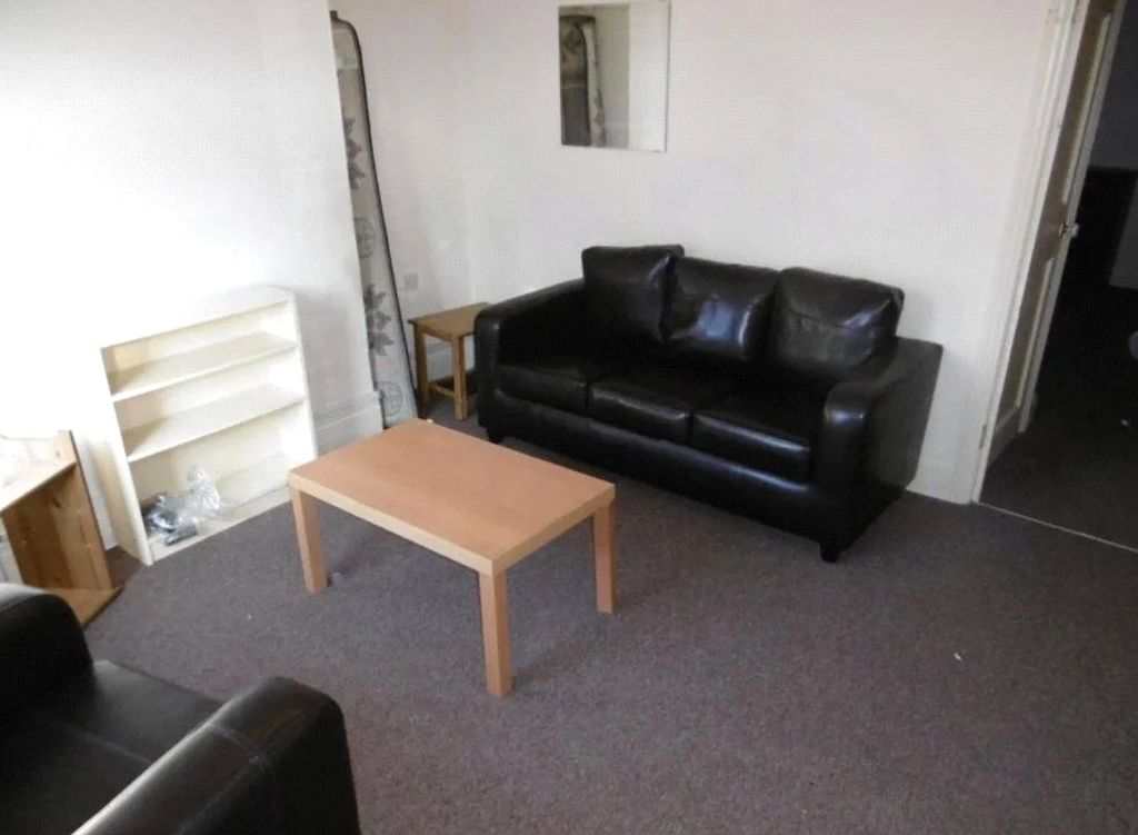 Property photo 3 of 7 Picture No. 02