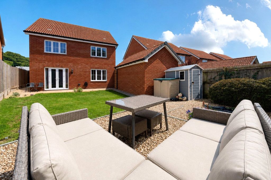 Property photo 2 of 18 Picture No. 31