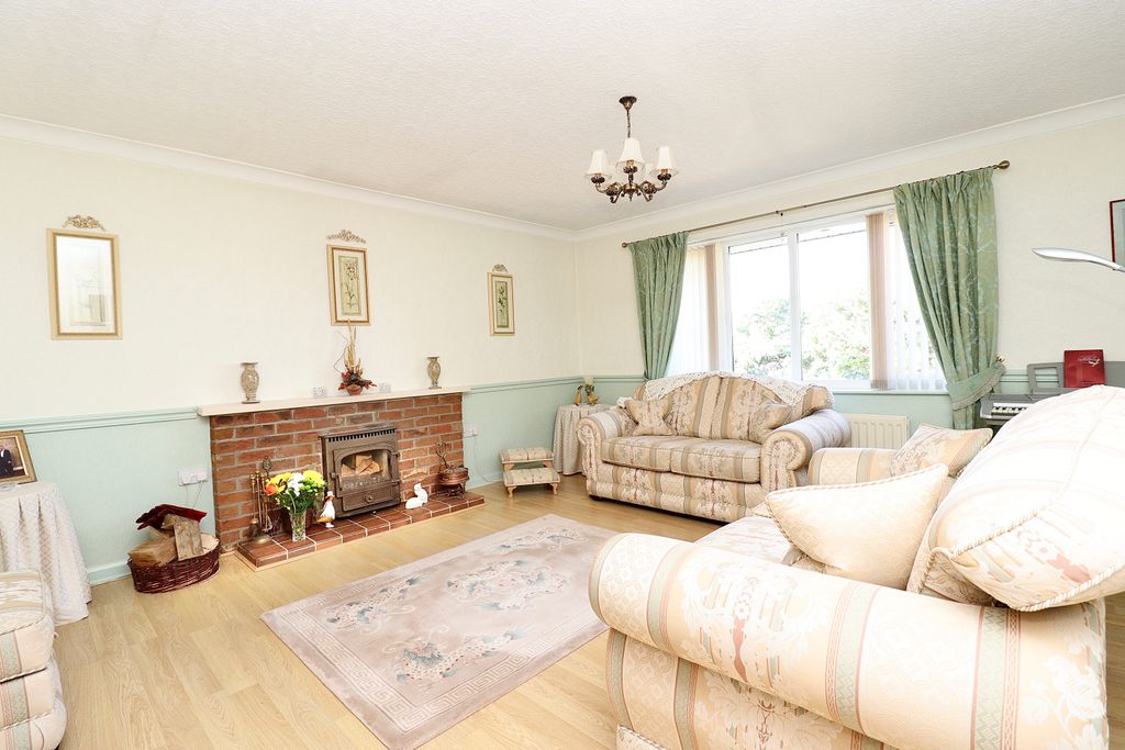Property photo 2 of 24