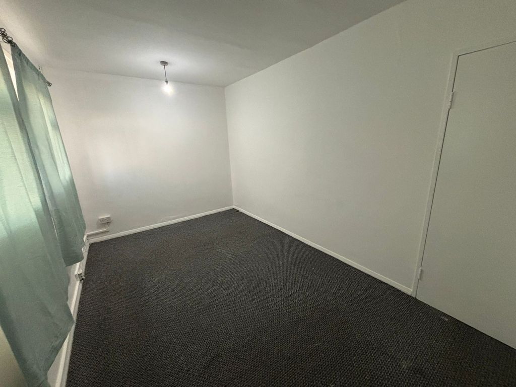 Property photo 3 of 12 Gallery