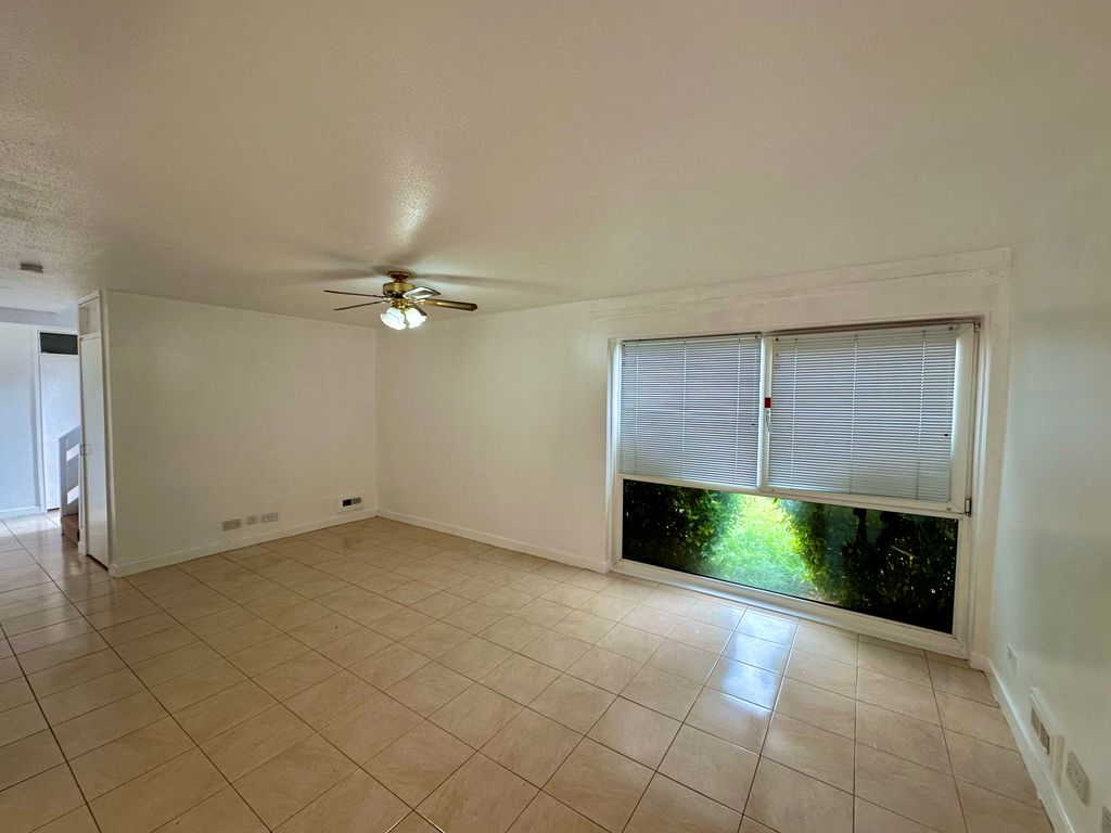 Property photo 3 of 12 Image