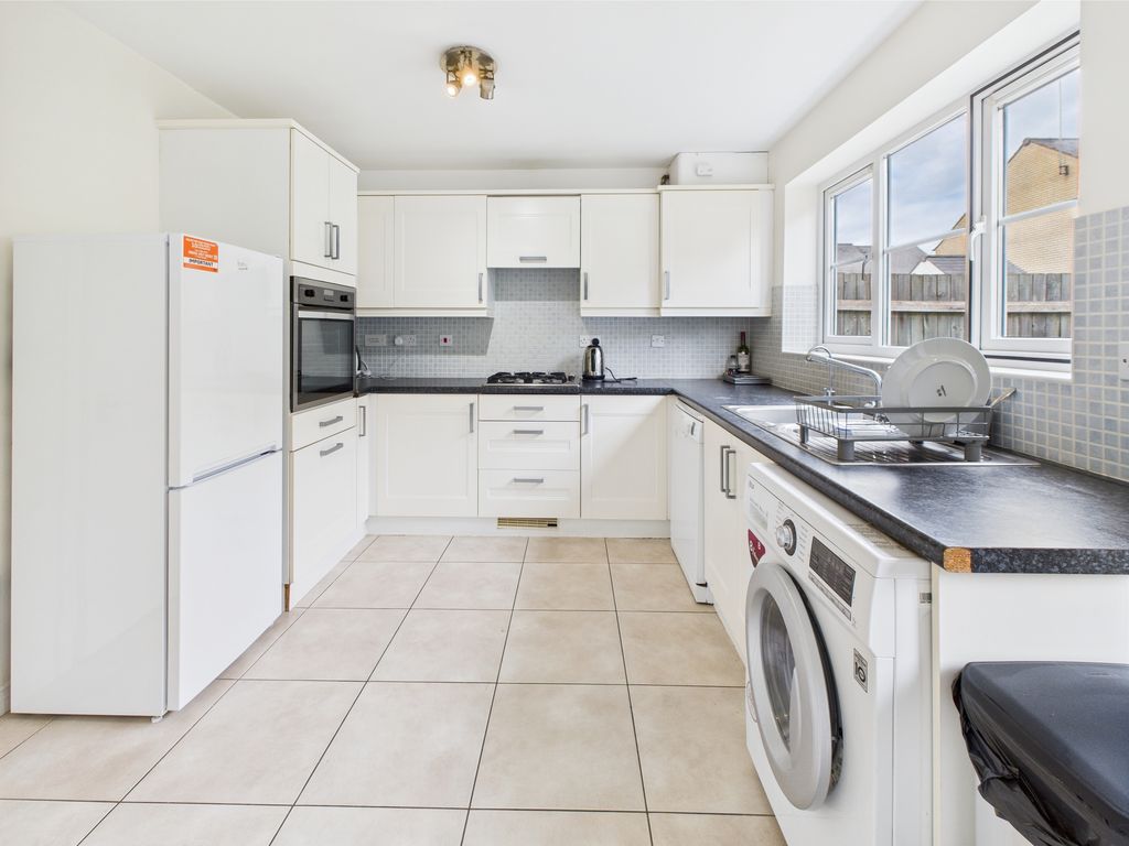 Property photo 3 of 14 Cam02519G0-Pr0271-Still008
