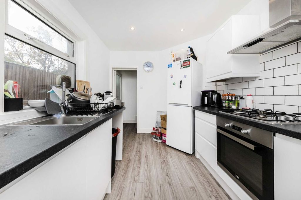 Property photo 2 of 5