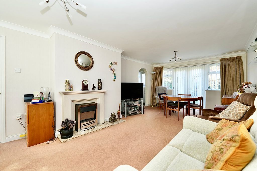 Property photo 2 of 14