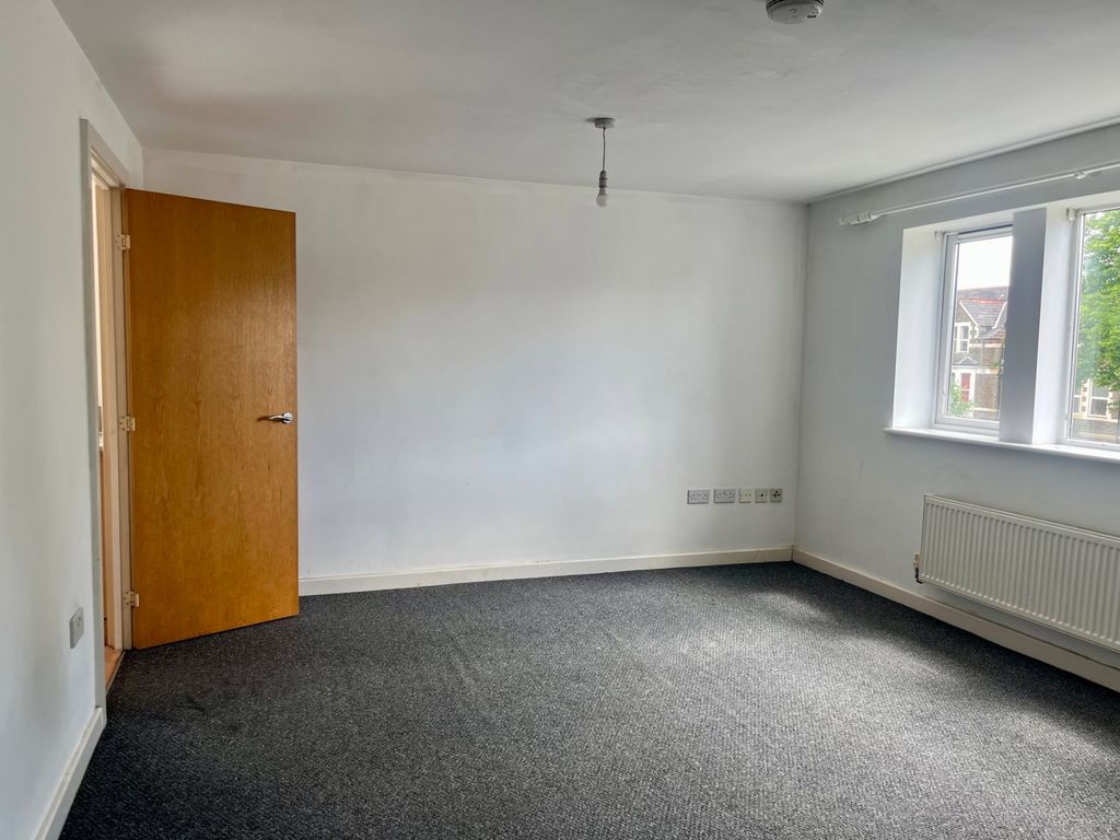 Property photo 3 of 13