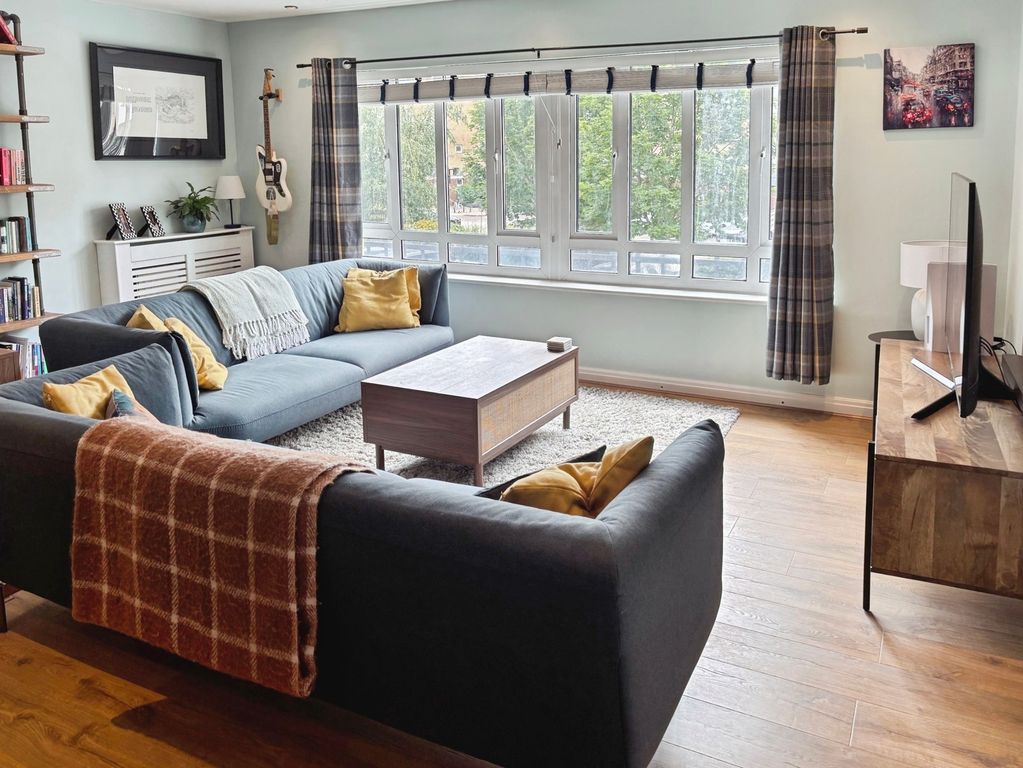 Property photo 3 of 16 Pbox-Img.Jpg