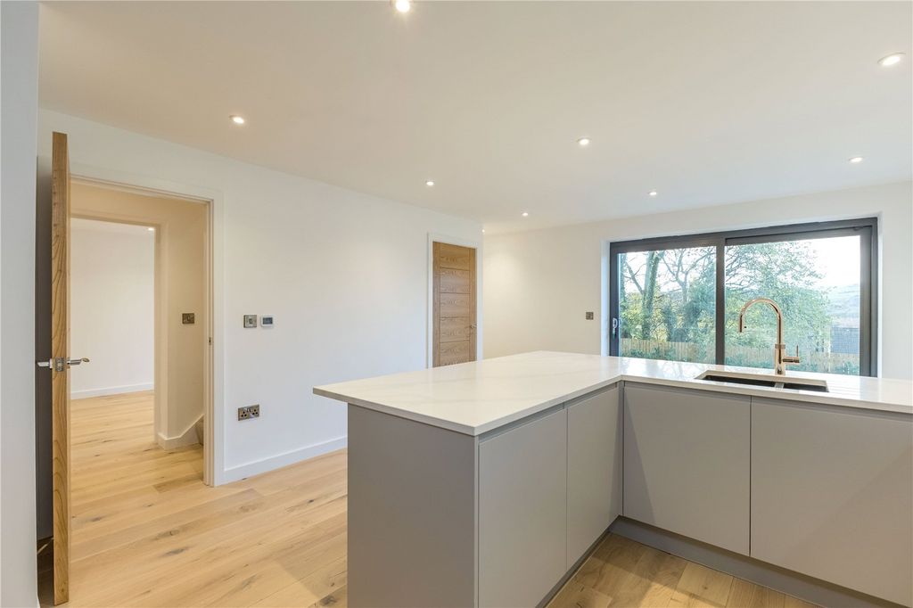 Property photo 3 of 30 Picture No. 16