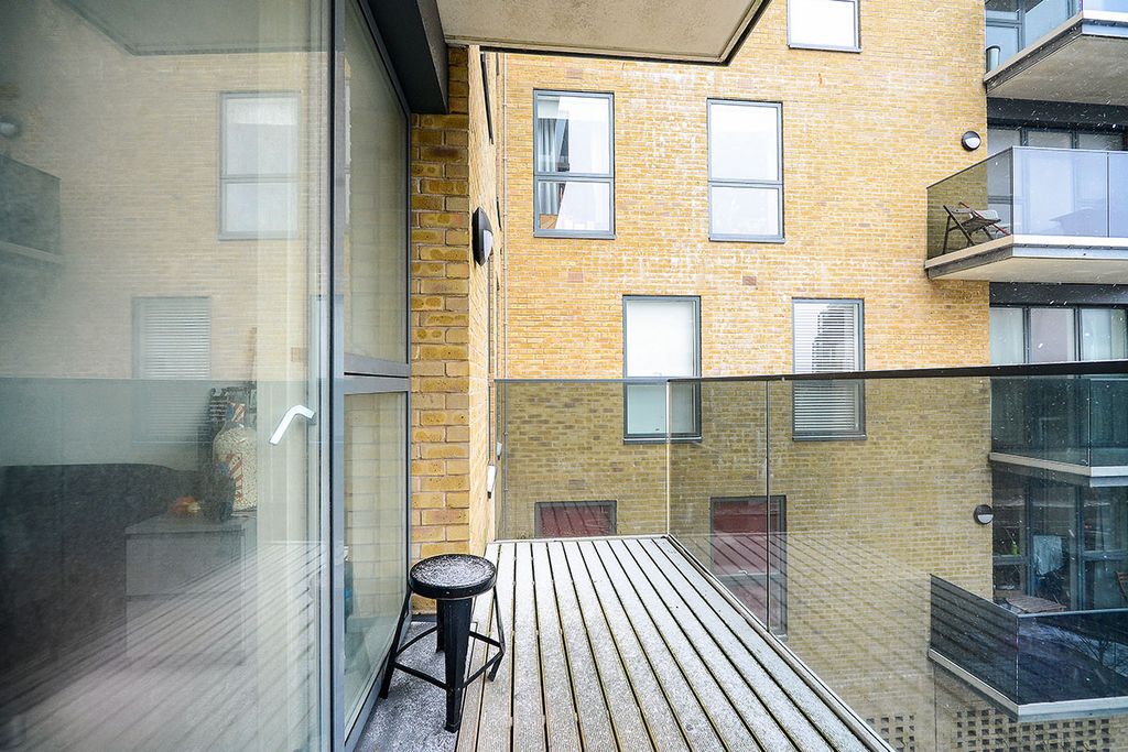 Property photo 2 of 8 Balcony