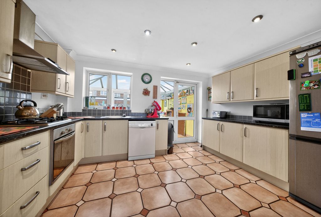 Property photo 3 of 18 1418538-10-69c6Ae...