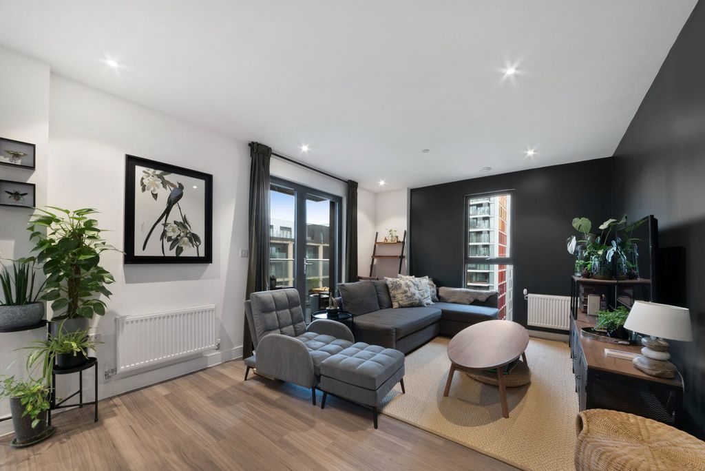Property photo 1 of 19