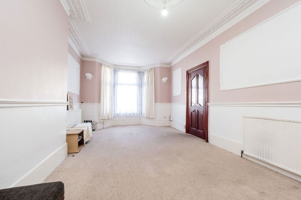 Property photo 2 of 58