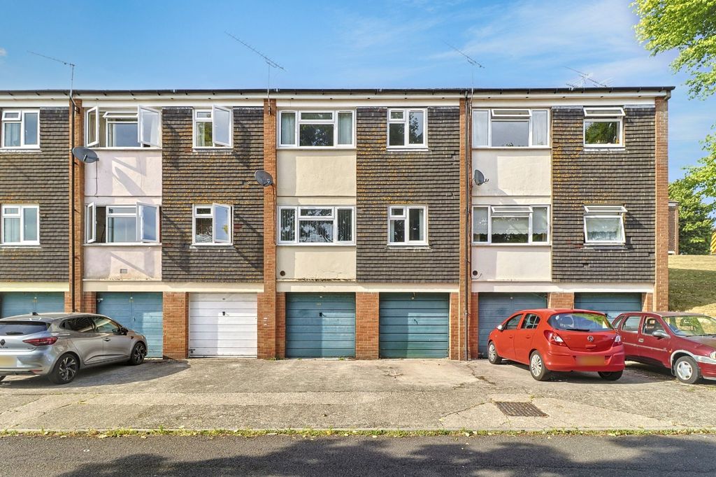 Property photo 3 of 19 2 Woburn Road, Yeovil, Somerset Ba21 5Jy