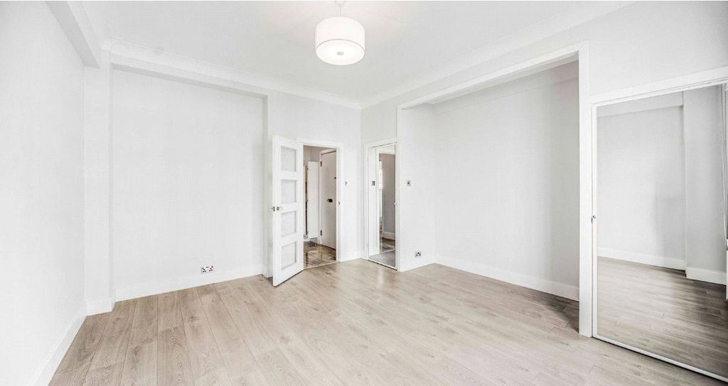 Property photo 2 of 4 Reception/Bedroom