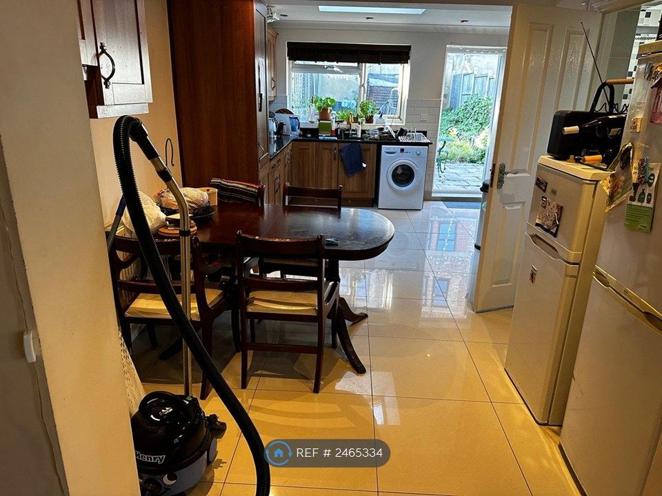 Property photo 3 of 15 Kitchen