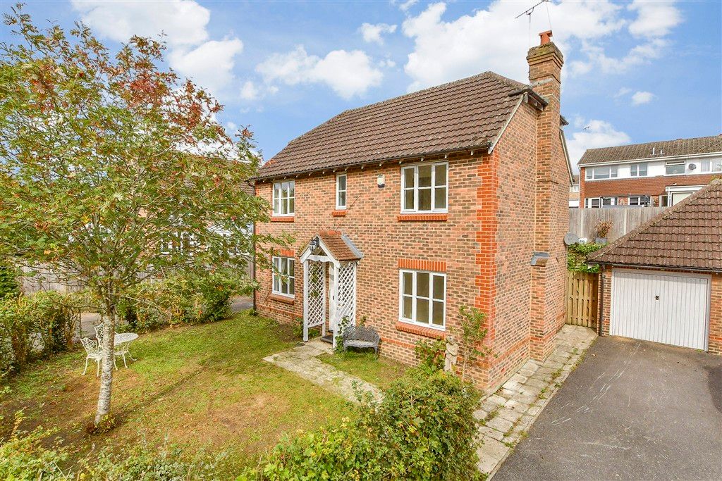 Property photo 3 of 11 External (Web)