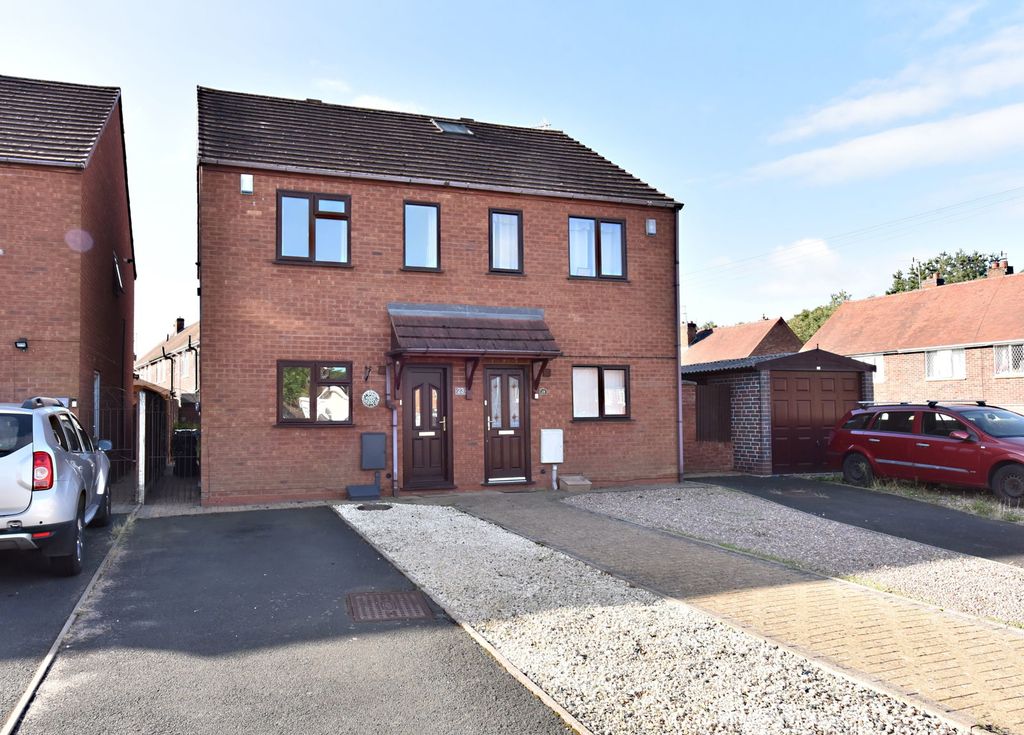 Property photo 1 of 12