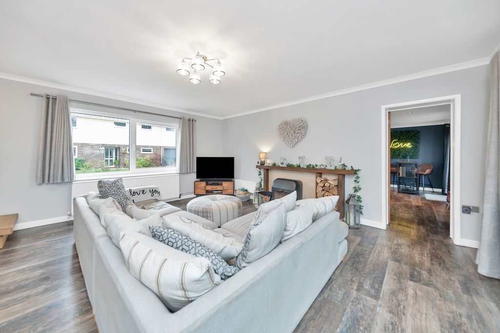 Property photo 3 of 20