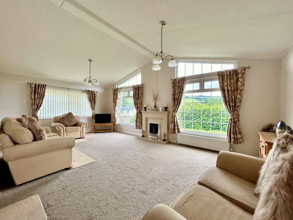 Property photo 2 of 12 Sitting Room