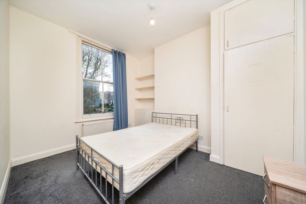 Property photo 3 of 5