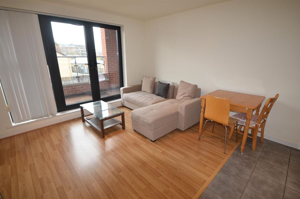 Property photo 2 of 5 Windsor Court