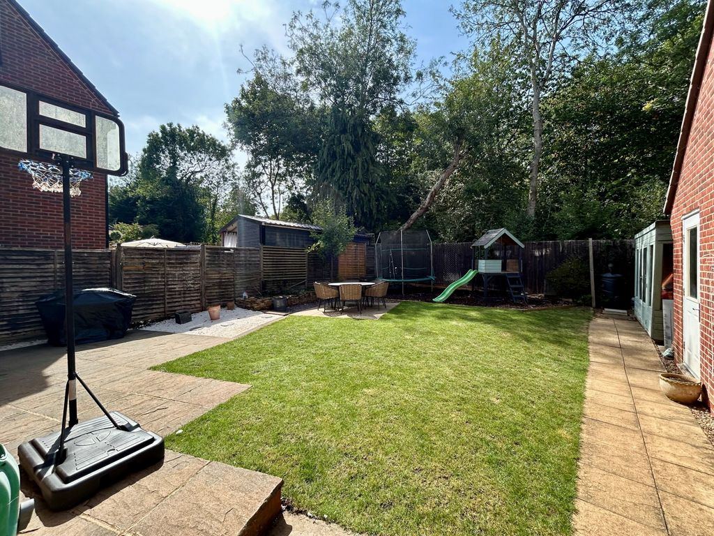Property photo 3 of 17 Garden