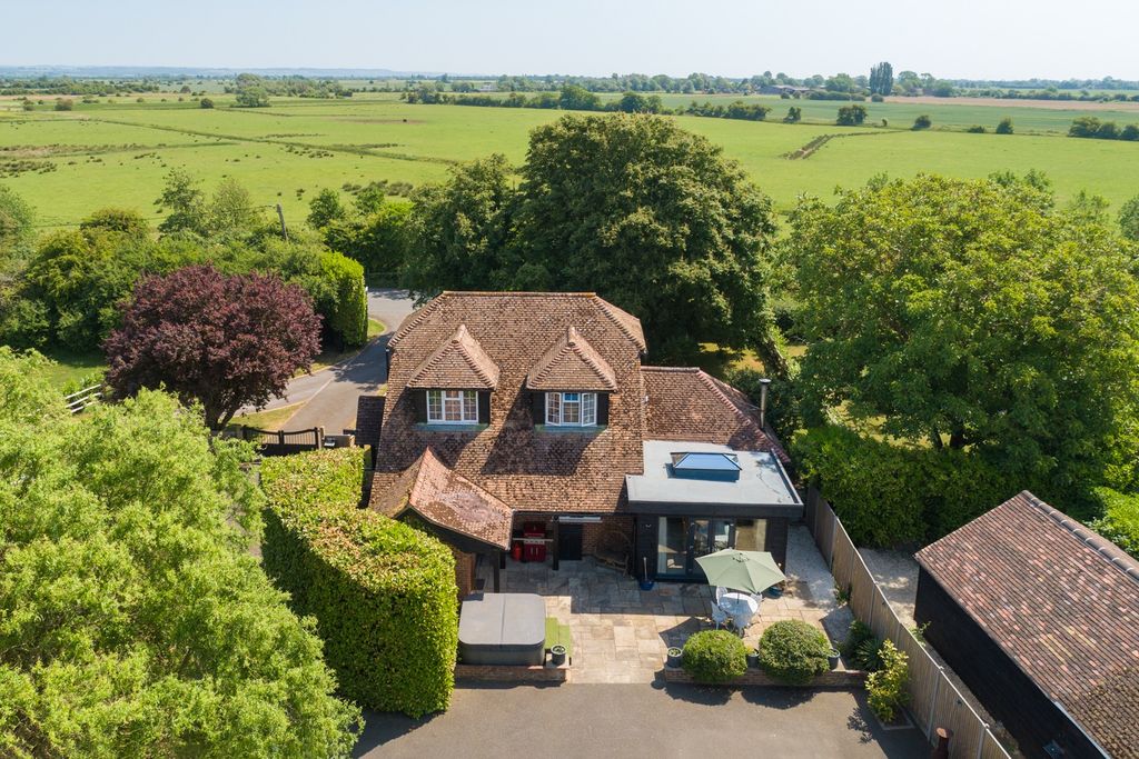 Property photo 2 of 31 5156223