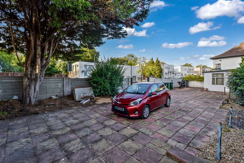 Property photo 2 of 7