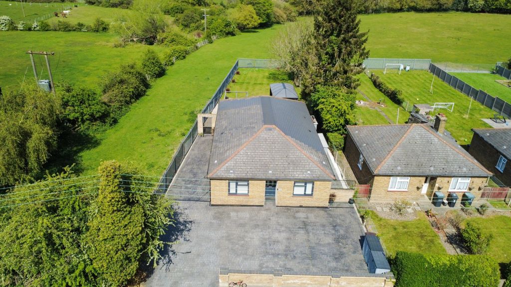Property photo 1 of 31 4936731