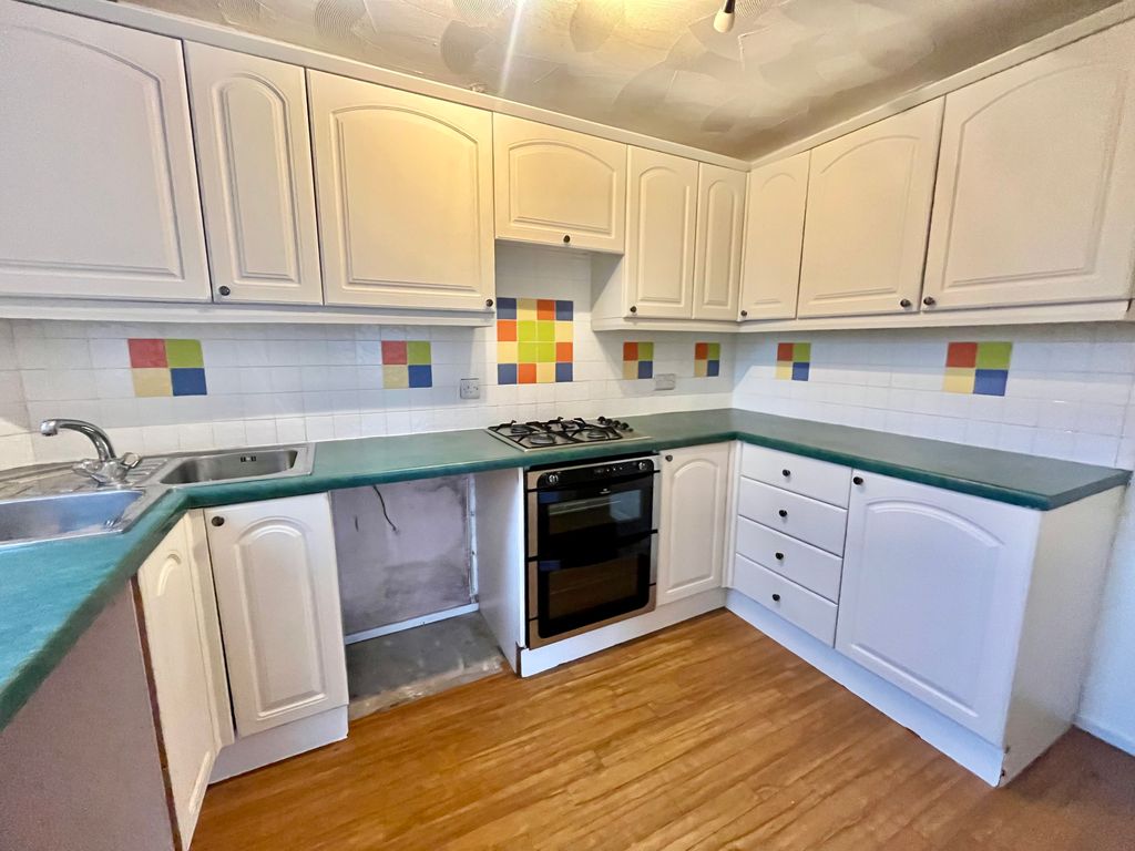 Property photo 3 of 9