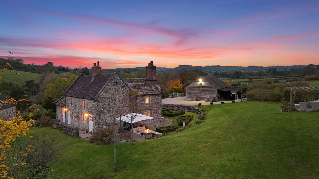 Property photo 1 of 33