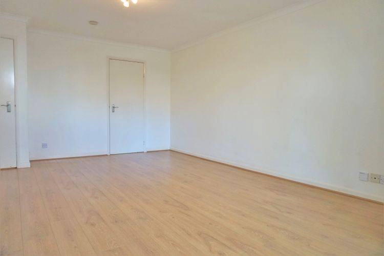 Property photo 3 of 8 10