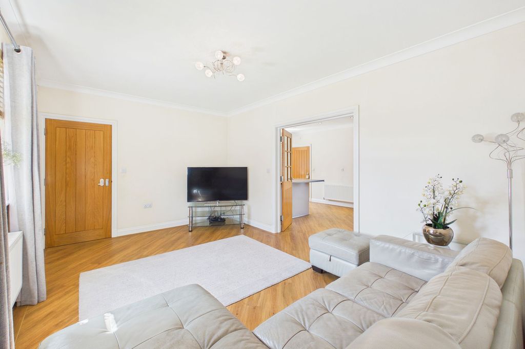 Property photo 3 of 24