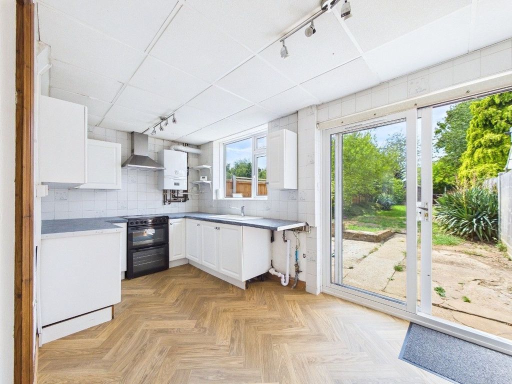 Property photo 2 of 9 5214015