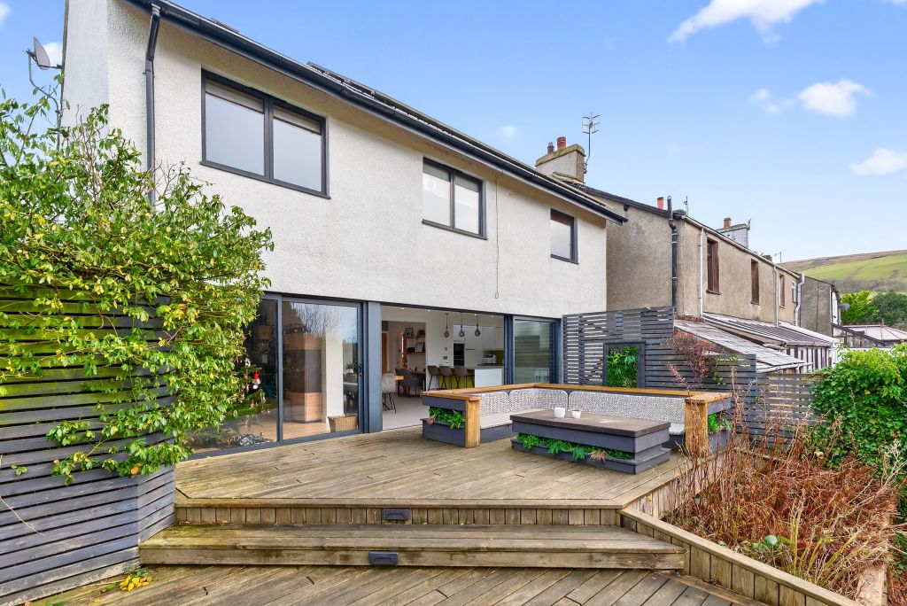 Property photo 1 of 42