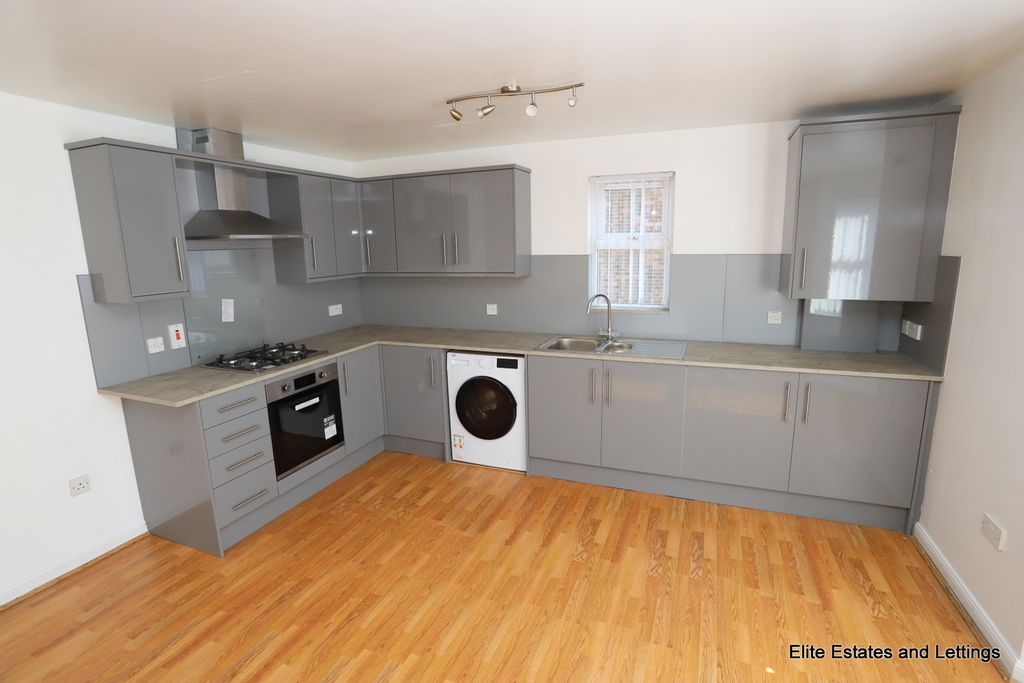 Property photo 3 of 11 3-Img_0317