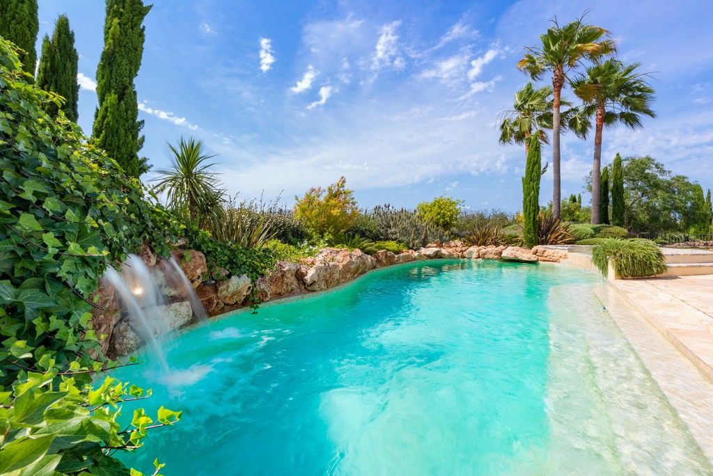 Property photo 3 of 20 Pool