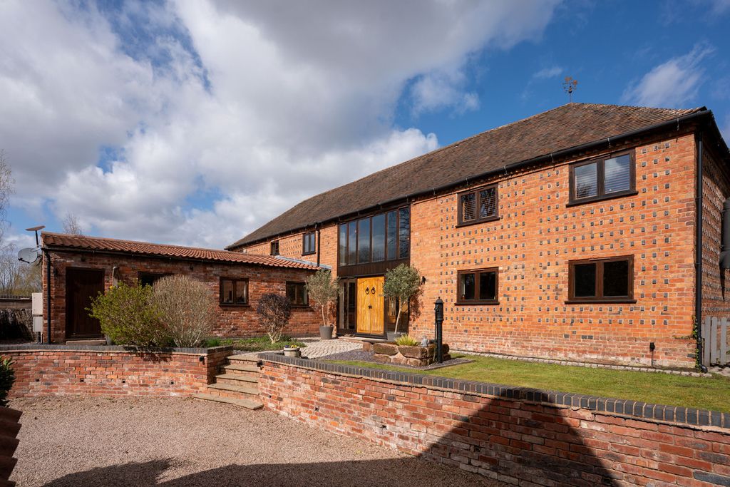 Property photo 1 of 33