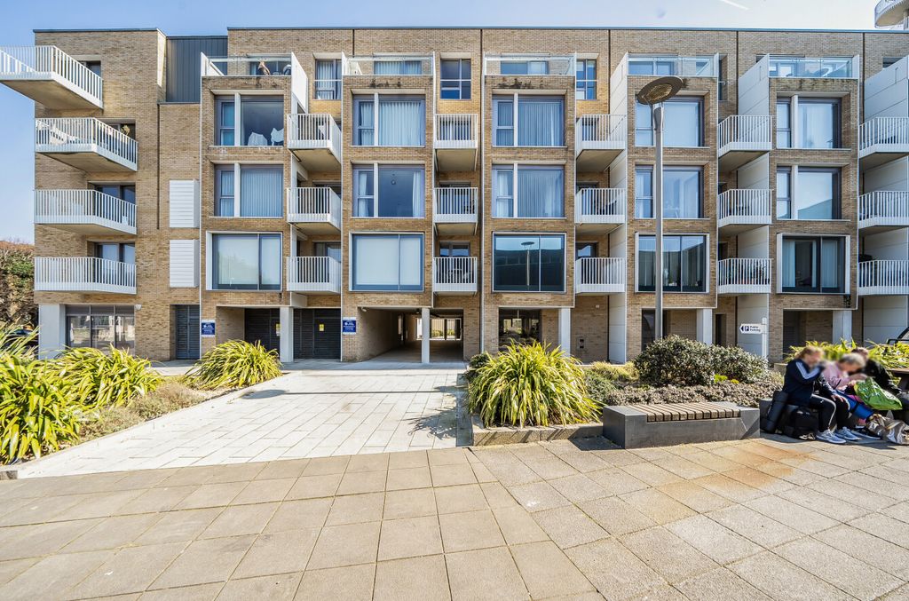 Property photo 1 of 12 Bayside