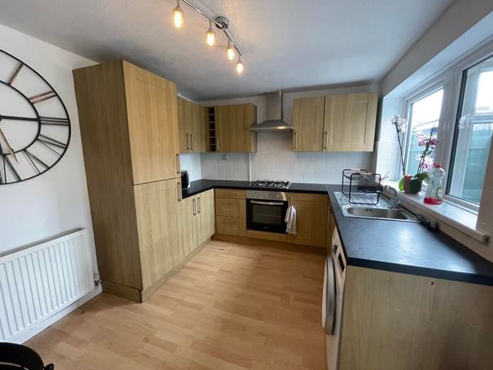 Property photo 3 of 12 Kitchen