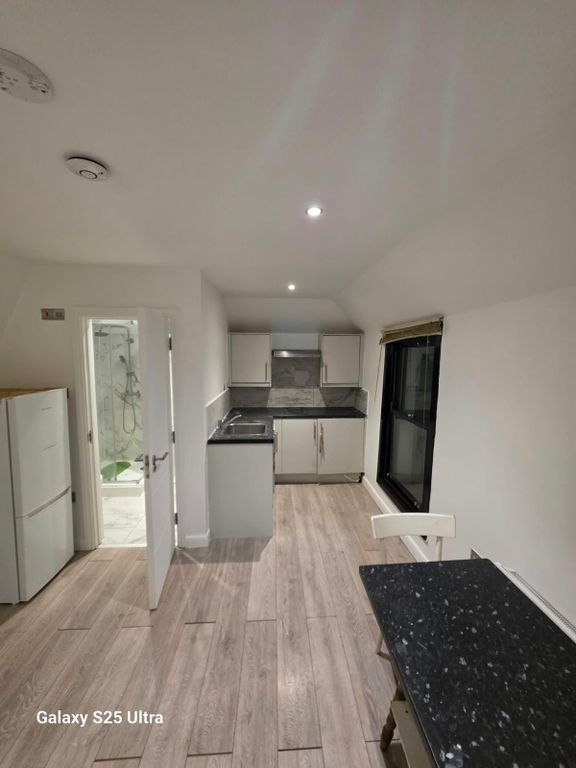 Property photo 1 of 3