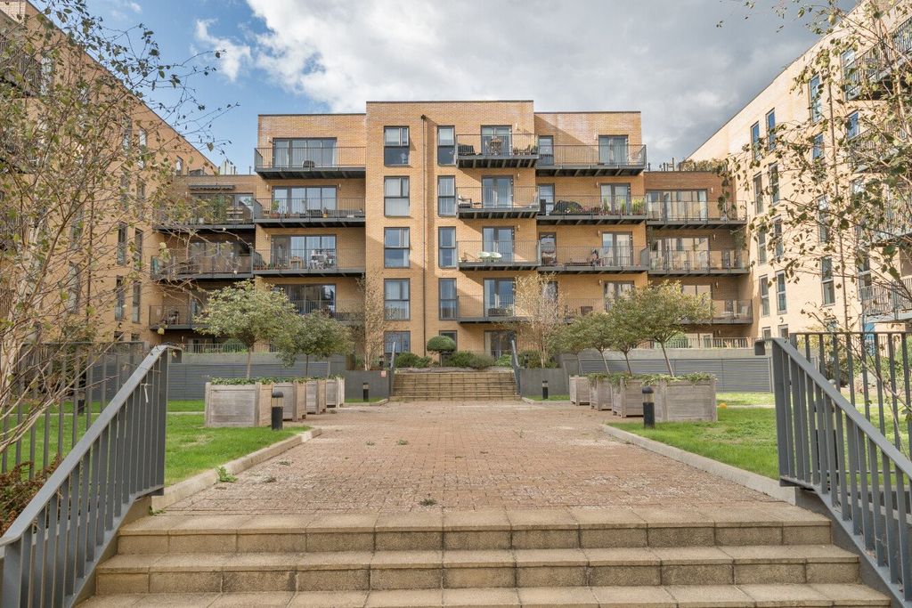 Property photo 1 of 27 Picture No. 12