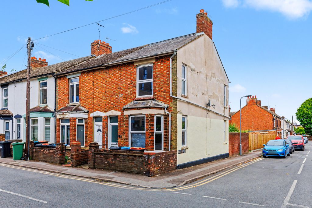 Property photo 2 of 17 42 Albert Road, Bletchley, Mk2 2Uq