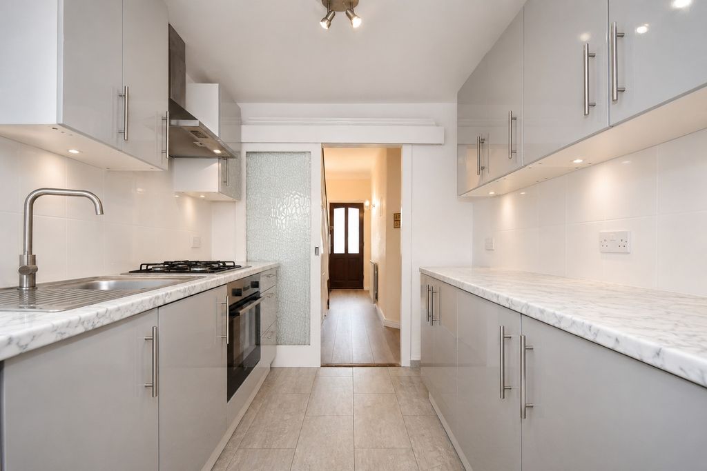 Property photo 2 of 14 3421813