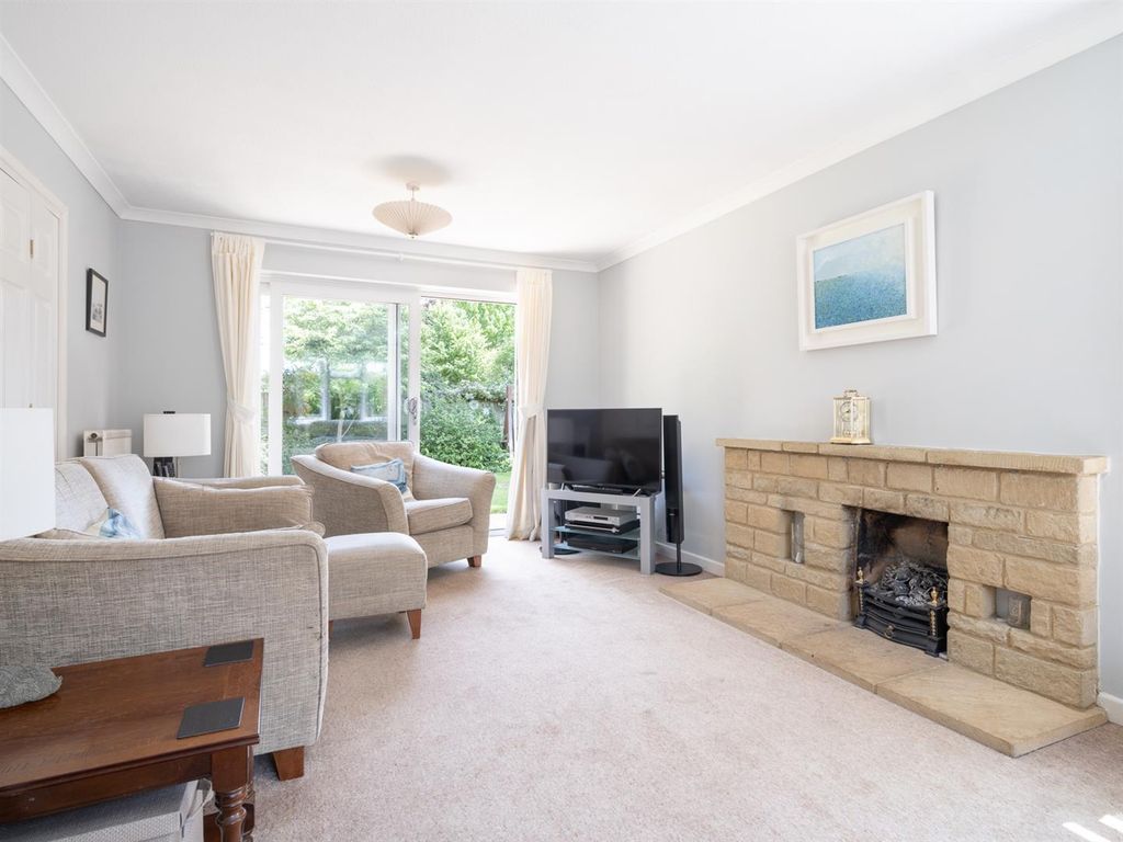 Property photo 3 of 27 7 Bouverie Park-23.Jpg