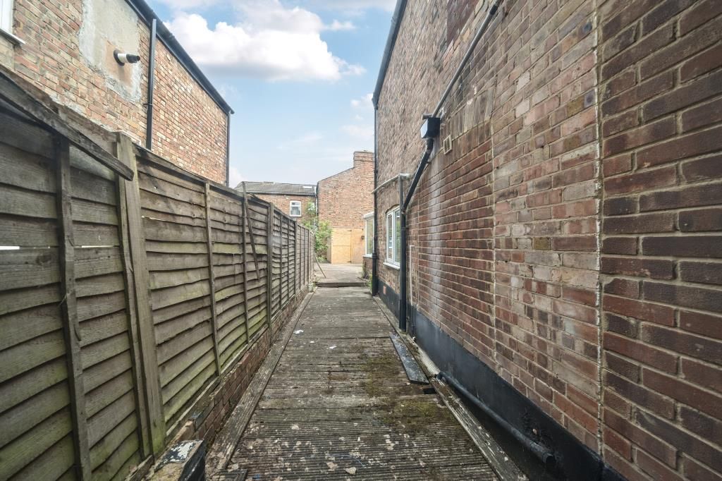 Property photo 3 of 19 External View