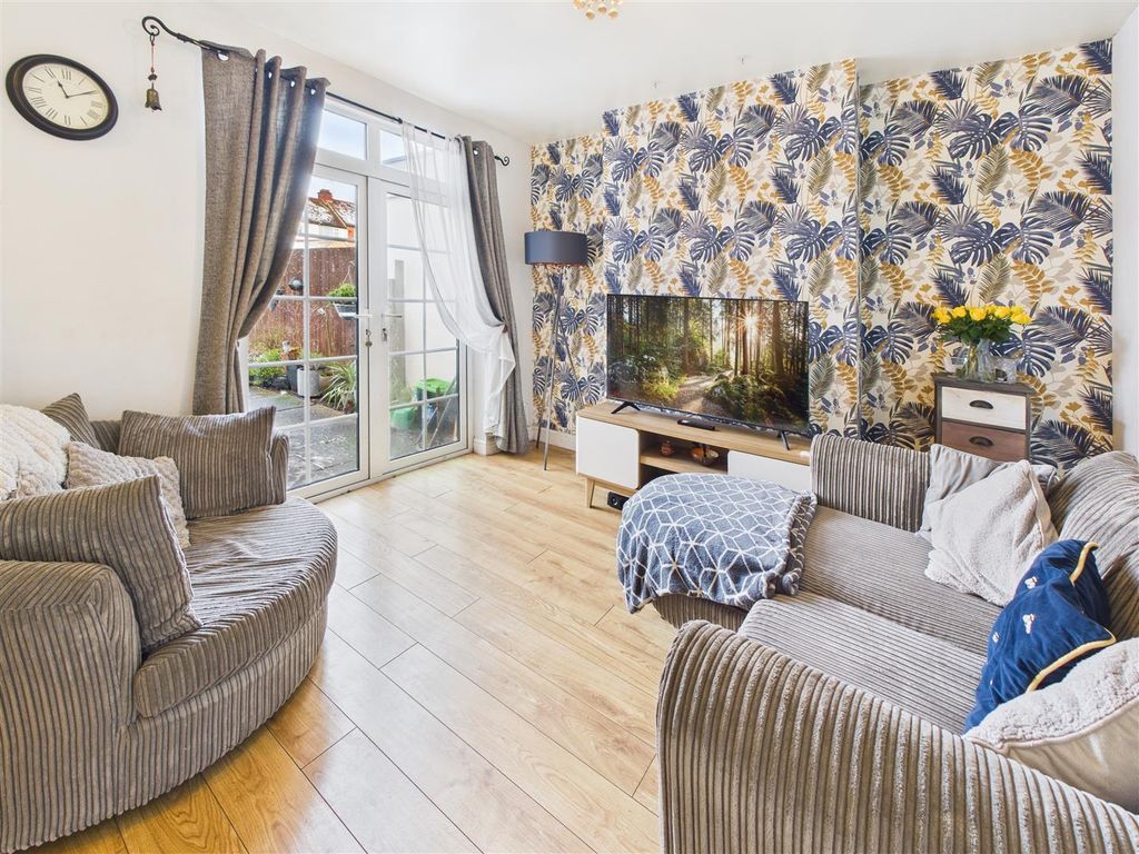 Property photo 3 of 11