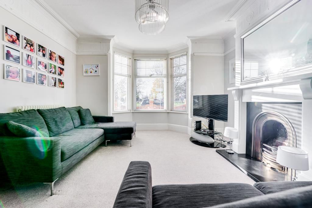 Property photo 3 of 37 30 Park Road, Kettering-9.Jpg