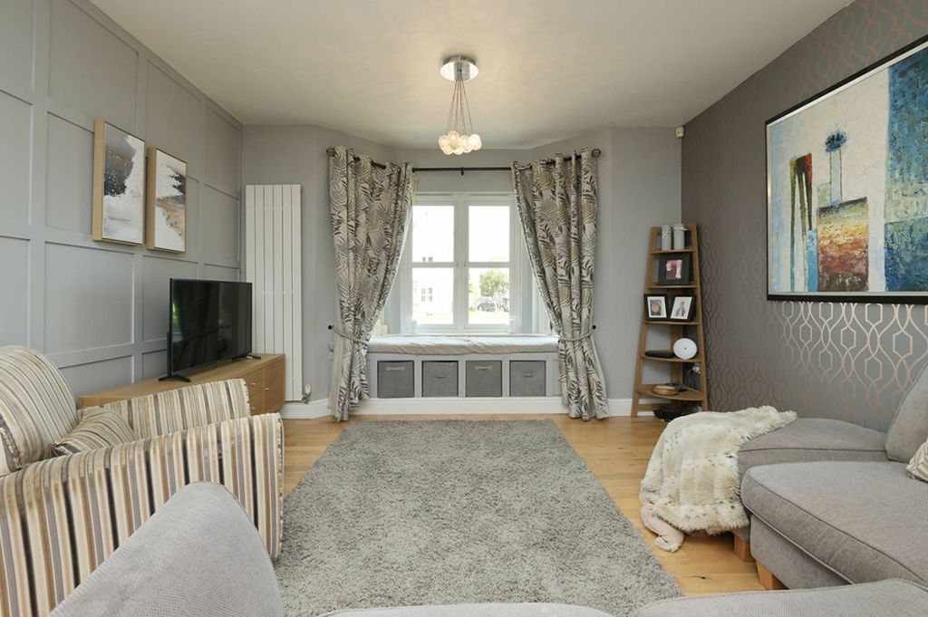 Property photo 3 of 40