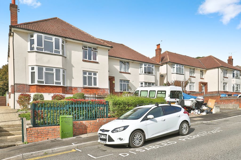 Property photo 2 of 20